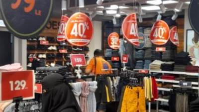 "التموين" تحذر المحلات المشاركة بالأوكازيون الصيفى من العروض الوهمية