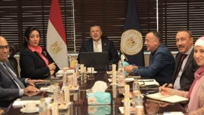 وزير السياحة يعقد اجتماعاً موسعاً لبحث استعدادات الموسم السياحي الشتوي المقبل