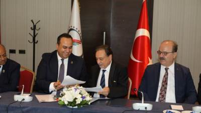 رئيس الرعاية الصحية يوقع مذكرة تفاهم مع جمعية التعاون المشترك للبلدان التركية والعربية