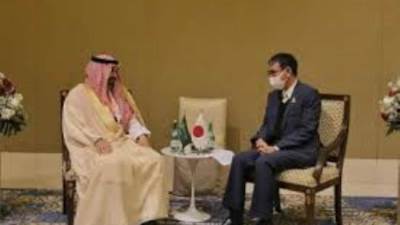 وزير الاتصالات يناقش مع نظرائه الشراكة في مجالات الاقتصاد الرقمي والابتكار