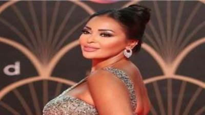 إصابة داليا البحيري بتمزق في يدها بعد سقوطها على المسرح