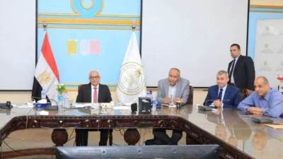 وزير التعليم يتابع امتحانات الدور الثانى للثانوية العامة ويشدد على مراجعة الكاميرات