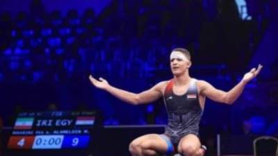 مصطفى حسين يتوج بذهبية بطولة العالم للمصارعة