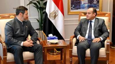 وزير التجارة والصناعة يستقبل نائب رئيس الوزراء بجمهورية تتارستان 