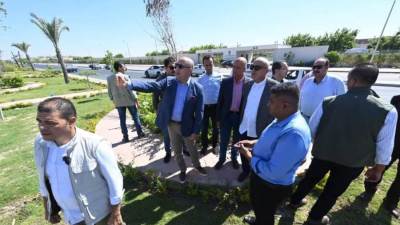 الجزار يتفقد محطة المحولات الكهربائية وأعمال تطوير ورفع كفاءة الطرق ببرج العرب