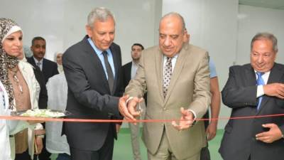 وزير قطاع الأعمال يفتتح مشروع تطوير بشركة ممفيس للأدوية بتكلفة 33 مليون جنيه