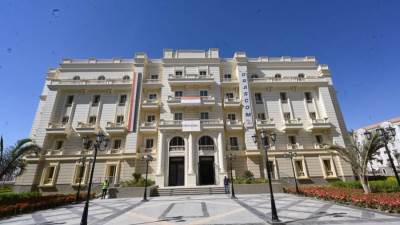 وزير الإسكان يتفقد موقف تنفيذ الوحدات السكنية "بجاردن سيتى الجديدة" بالعاصمة الإدارية الجديدة