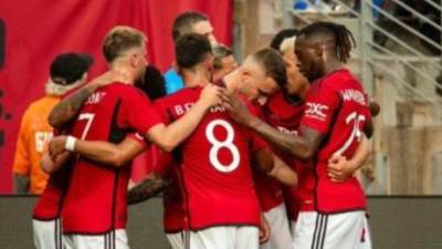 مانشستر يونايتد يواجه نوتينجهام بحثا عن استعادة الانتصارات فى البريميرليج