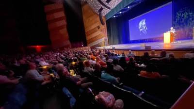 زاهى حواس يلقى محاضرة عن أحدث الاكتشافات الأثرية بمدينة بولينج جرين بولاية كنتاكى