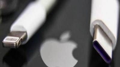 "أبل" تحذر من النوم قرب أي هاتف وهو متصل بالشاحن