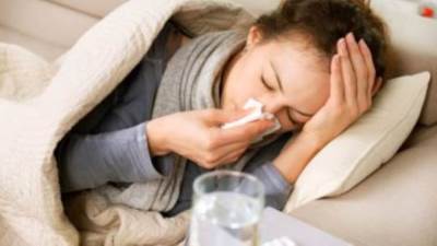 رئيس قسم المناعة بالمصل واللقاح: لا داعى للقلق من المتحورات الجديدة لكورونا