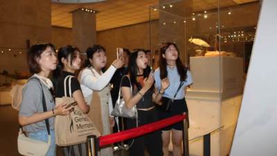 المتحف القومي للحضارة المصرية يستقبل أعضاء الوفد الكوري