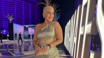 تامر أمين يوجه رسالة لاسما منير بعد حلاقة شعرها.. متزعليش من رد الفعل