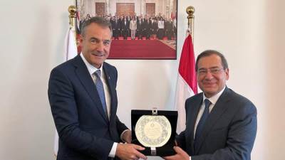 وزير البترول يبحث مع الرئيس التنفيذى لـ«بى بى» خطط الشركة لضخ استثمارات فى الغاز الطبيعى