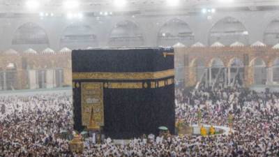 السعودية تحذر من أمطار وسيول وانعدام الرؤية في مكة المكرمة