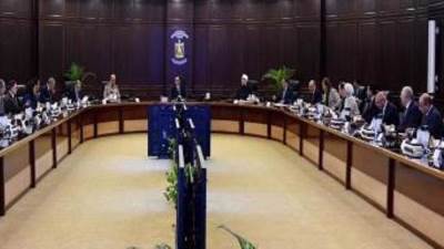 الحكومة تنفي قراراً مد عمل الموظفين "أون لاين" من المنزل حتى نهاية سبتمبر