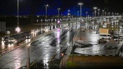 السعودية.. الأرصاد تحذر من استمرار فرص هطول الأمطار على معظم مناطق المملك