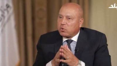 كامل الوزير يغالب دموعه: عشت مع الرئيس السيسي كتير وعارف عمل إيه للبلد.. ومحدش عارف قيمته