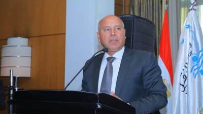 وزير النقل: إنشاء 12 كوبري في آن واحد على طريق القاهرة - الإسكندرية الزراعي