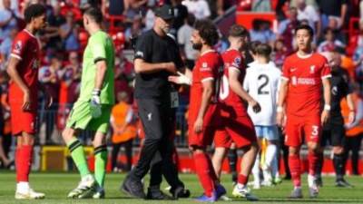 كلوب يحسم الجدل: محمد صلاح مستمر مع ليفربول.. هو لاعبنا ويريد البقاء