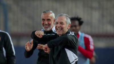 كولر يفوز بجائزة أفضل مدير فنى فى الموسم الماضى 