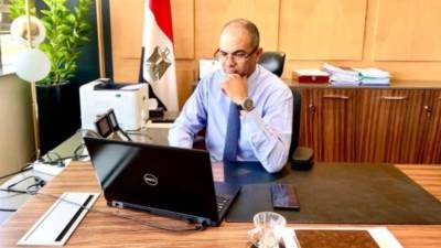 نائب وزير الإسكان يتابع مشروع تطوير الصرف الصحى للقرى الملوثة لمصرف كيتشنر