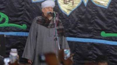 ياسين التهامى ينشد على مسرح القلعة الليلة