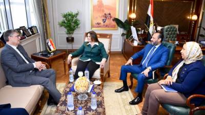 وزيرة الهجرة تجري مباحثات مع السفير الهولندي بشأن تأهيل وإلحاق العمالة بأوروبا