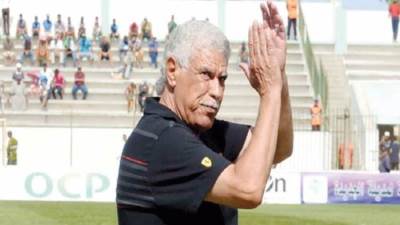 حسن شحاتة يهاجم وزير والرياضة: ضحك عليا مرتين