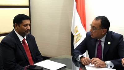 رئيس الوزراء يستقبل مبعوث الرئيس السيريلانكي والوفد المرافق له