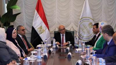 وزير التعليم يعقد اجتماعًا لمتابعة إجراءات الوزارة للنهوض بالمجتمع السيناوي