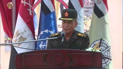 وزير الدفاع يتفقد اختبارات القبول للأكاديمية العسكرية بالكلية الحربية