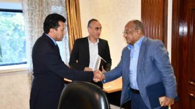 وزير الرياضة يبحث استعدادات  استضافة مصر بطولة الهوكى الدولية