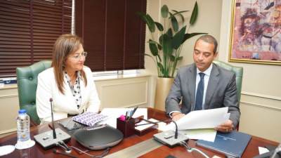 وزيرة التخطيط تناقش تطورات طروحات الشركات واستغلال المباني الحكومية مع الصندوق السيادي