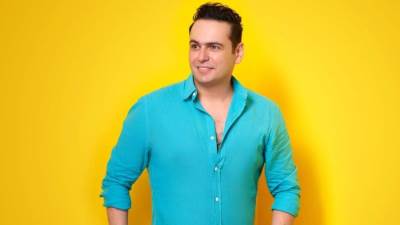 "البطل".. أحمد زكريا يغازل حبيبته في أغنيته الجديدة