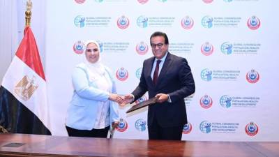 وزيرا الصحة والتضامن يوقعان بروتوكول تعاون لتأثيث دور حضانة أطفال 