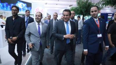 وزير الصحة يلتقي نظيره النيبالي لمناقشة سبل تعزيز التعاون المشترك بين الجانبين