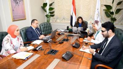 وزيرة الهجرة تبحث مقترح طبيب مصري بالخارج لتدريب وتأهيل الممرضين المصريين