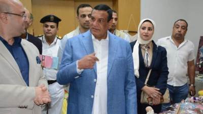 وزير التنمية المحلية ومحافظ بني سويف يفتتحان معرض "أيادي مصر”