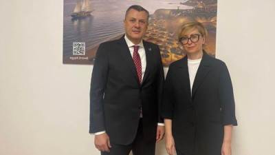 وزير الأثار يستهل زيارته الحالية للعاصمة الروسية موسكو بعقد عدد من اللقاءات المهنية