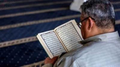 ما حكم رد السلام أثناء تلاوة القرآن الكريم؟ الإفتاء توضح