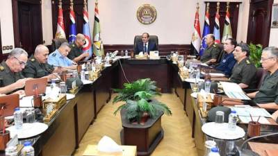 السيسي يؤكد تضامن مصر الكامل ووقوفها بجانب الأشقاء في المغرب وليبيا