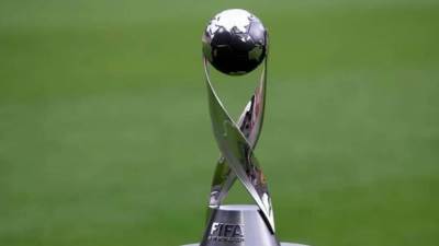 وزير الرياضة يهنئ الخماسي الحديث بذهبية التتابع سيدات ببطولة العالم للناشئين