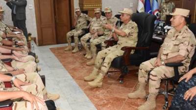 وزير الدفاع يشهد تنفيذ المرحلة الرئيسية لمشروع مراكز القيادة التعبوي للجيش الثاني