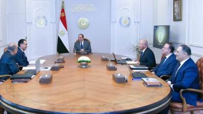 الرئيس السيسي يوجه بمواصلة العمل المكثف لتطوير شبكة الموانئ والطرق الرئيسية 