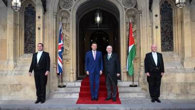 الصفدي لرئيس مجلس العموم البريطاني: مستمرون في الدفاع عن القدس والمقدسات