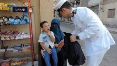 الداخلية تنظم قوافل إنسانية لتوزيع حقائب مدرسية بمشتملاتها ومواد غذائية