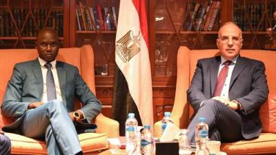 سويلم ونظيره الجنوب سودانى يترأسان إجتماع اللجنة الفنية المشتركة بين مصر وجنوب السودان