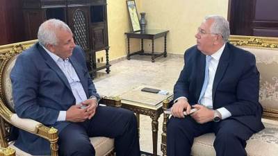 القصير والزملوط يتابعان موقف المشروعات الزراعية بمحافظة الوادى الجديد 