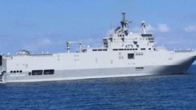 وصول حاملة الطائرات المصرية الميسترال إلى ليبيا كمستشفى ميدانى